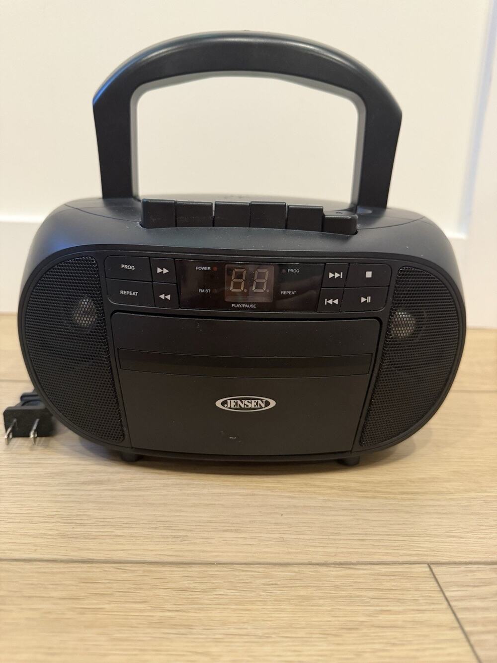 JENSEN Portable Stereo CD Cassette Recorder with AM/FM Radio (CD-550)